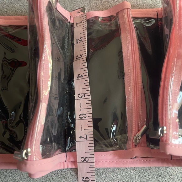 La Vie En Rose 🌹Hanging Folding Toiletry Bag - Picture 5 of 5